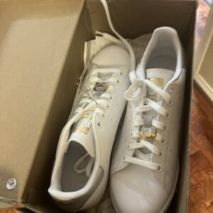 Adidas Sam Smith‎ size 9 White and Gold Sneakers